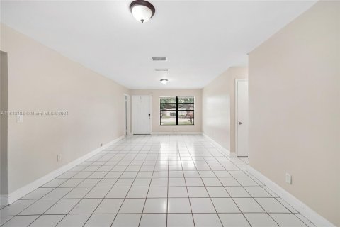 Villa ou maison à vendre à Miramar, Floride: 3 chambres, 133.87 m2 № 1325501 - photo 3