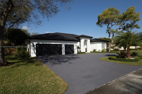 Villa ou maison à vendre à Cutler Bay, Floride: 4 chambres, 282.33 m2 № 1134756 - photo 5