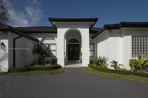 Купить виллу или дом в Катлер-Бей, Флорида 4 спальни, 282.33м2, № 1134756 - фото 7