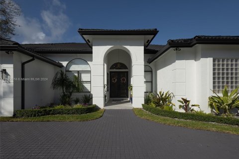 Villa ou maison à vendre à Cutler Bay, Floride: 4 chambres, 282.33 m2 № 1134756 - photo 7