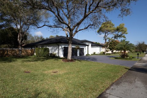 Купить виллу или дом в Катлер-Бей, Флорида 4 спальни, 282.33м2, № 1134756 - фото 4