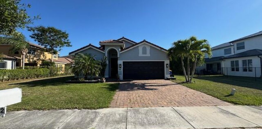 House in Palm City, Florida 3 bedrooms, 162.67 sq.m. № 1099916