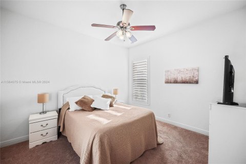 Casa en venta en Fort Myers, Florida, 4 dormitorios № 1099457 - foto 28