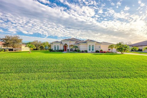 Villa ou maison à vendre à Fort Myers, Floride: 4 chambres № 1099457 - photo 4
