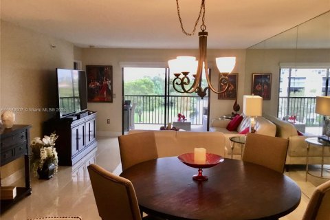 Condo in Pompano Beach, Florida, 3 bedrooms  № 1423485 - photo 4