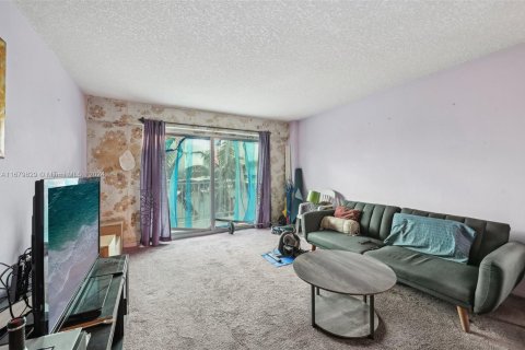 Condo in Miami Beach, Florida, 1 bedroom  № 1423483 - photo 8