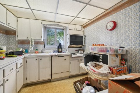 Condo in Miami Beach, Florida, 1 bedroom  № 1423483 - photo 12