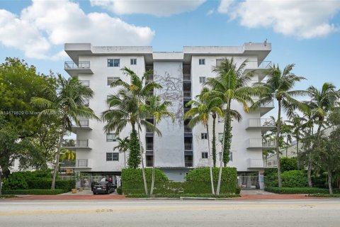 Condo in Miami Beach, Florida, 1 bedroom  № 1423483 - photo 3