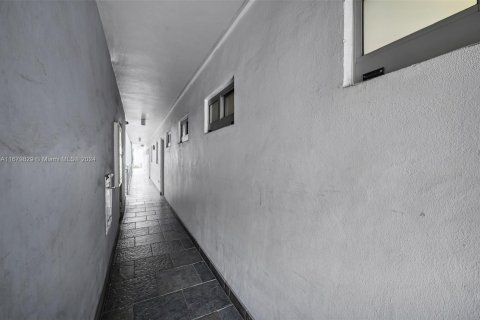 Condo in Miami Beach, Florida, 1 bedroom  № 1423483 - photo 6