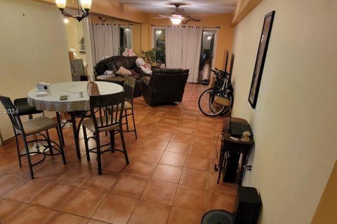 Condo in Sunny Isles Beach, Florida, 1 bedroom  № 1173116 - photo 4