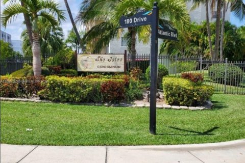 Condo in Sunny Isles Beach, Florida, 1 bedroom  № 1173116 - photo 1