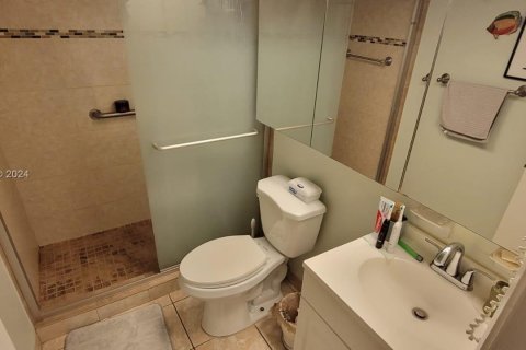 Condo in Sunny Isles Beach, Florida, 1 bedroom  № 1173116 - photo 10