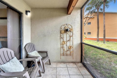 Condo in Lauderhill, Florida, 2 bedrooms  № 1173117 - photo 14