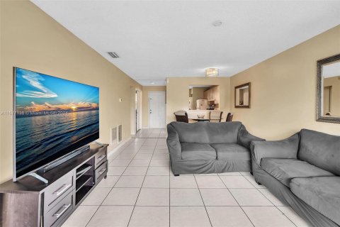 Copropriété à vendre à Lauderhill, Floride: 2 chambres, 91.04 m2 № 1173117 - photo 16