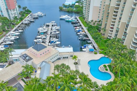 Condo in Aventura, Florida, 2 bedrooms  № 1330966 - photo 2