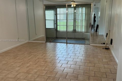 Condo in Margate, Florida, 2 bedrooms  № 1332164 - photo 17