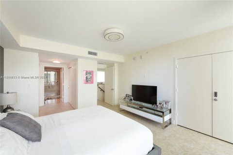 Townhouse in Miami Beach, Florida 3 bedrooms, 190.36 sq.m. № 1406272 - photo 17