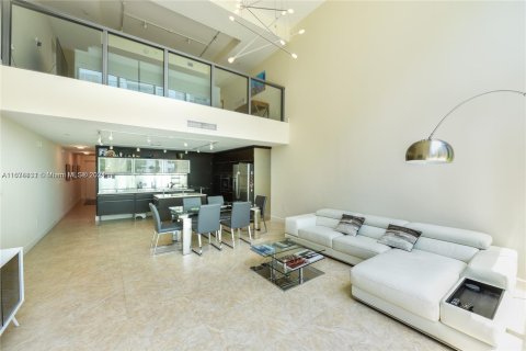 Townhouse in Miami Beach, Florida 3 bedrooms, 190.36 sq.m. № 1406272 - photo 5