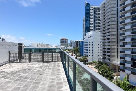 Townhouse in Miami Beach, Florida 3 bedrooms, 190.36 sq.m. № 1406272 - photo 27