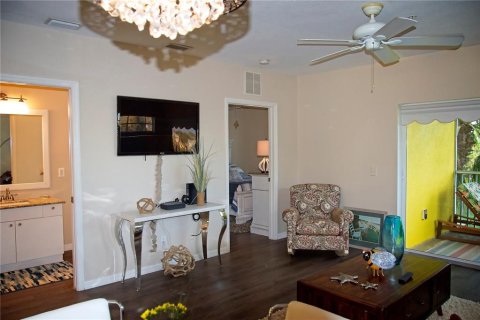 Condo in Punta Gorda, Florida, 2 bedrooms  № 790464 - photo 8