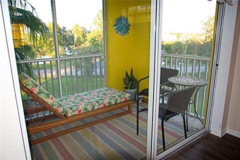 Condo in Punta Gorda, Florida, 2 bedrooms  № 790464 - photo 28