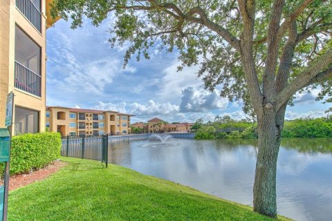 Condo in Tampa, Florida, 2 bedrooms  № 1358243 - photo 2