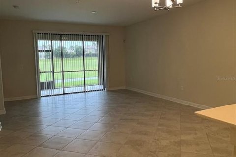 Townhouse in Davenport, Florida 2 bedrooms, 130.9 sq.m. № 1357668 - photo 4