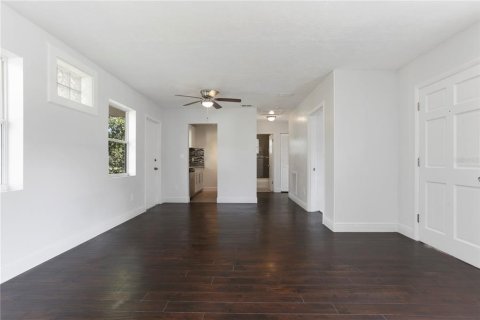 Villa ou maison à louer à Deltona, Floride: 3 chambres, 85.19 m2 № 1358260 - photo 3