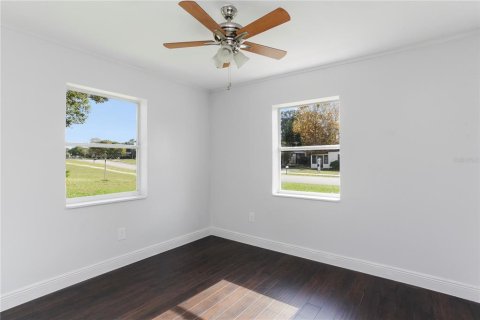 House in Deltona, Florida 3 bedrooms, 85.19 sq.m. № 1358260 - photo 14