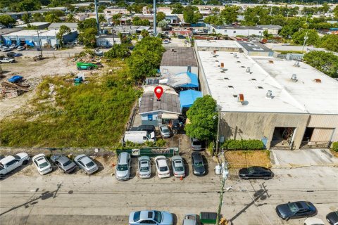 Commercial property in West Park, Florida № 808336 - photo 25