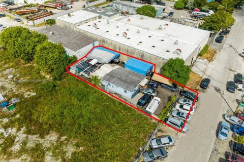 Commercial property in West Park, Florida № 808336 - photo 2