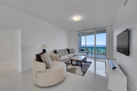 Copropriété à vendre à Sunny Isles Beach, Floride: 3 chambres, 216.18 m2 № 1240233 - photo 1