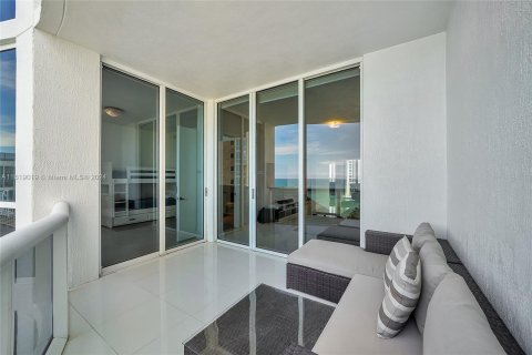 Condo in Sunny Isles Beach, Florida, 3 bedrooms  № 1240233 - photo 21