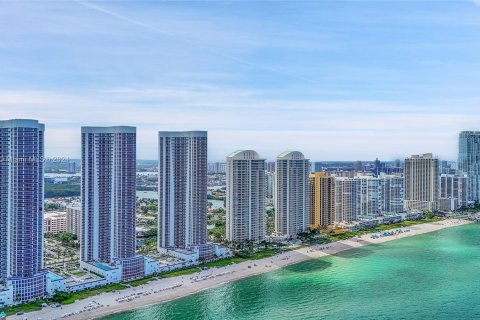 Copropriété à vendre à Sunny Isles Beach, Floride: 3 chambres, 216.18 m2 № 1240233 - photo 3