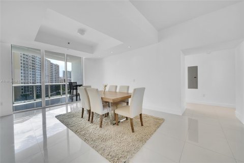 Copropriété à vendre à Sunny Isles Beach, Floride: 3 chambres, 216.18 m2 № 1240233 - photo 7