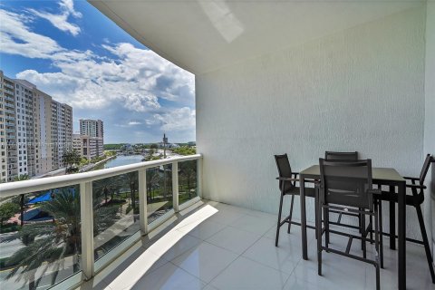 Condo in Sunny Isles Beach, Florida, 3 bedrooms  № 1240233 - photo 14