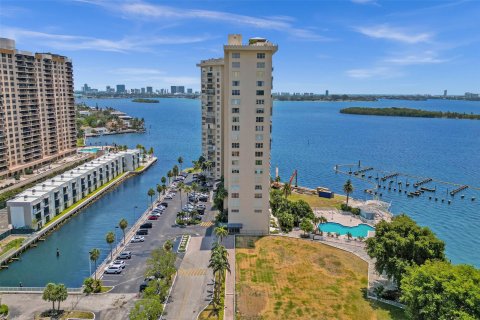 Condominio en venta en Miami, Florida, 1 dormitorio, 79.99 m2 № 1176972 - foto 3