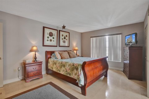 Condo in Miami, Florida, 1 bedroom  № 1176972 - photo 21