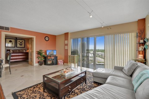 Condo in Miami, Florida, 1 bedroom  № 1176972 - photo 22