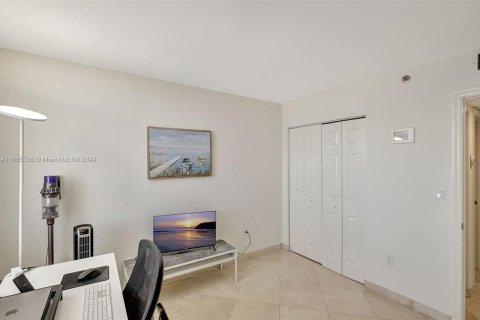 Condo in Miami Beach, Florida, 2 bedrooms  № 1378669 - photo 7