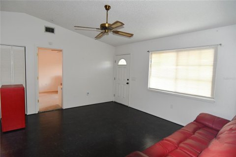 House in Port Charlotte, Florida 2 bedrooms, 88.44 sq.m. № 1086092 - photo 2