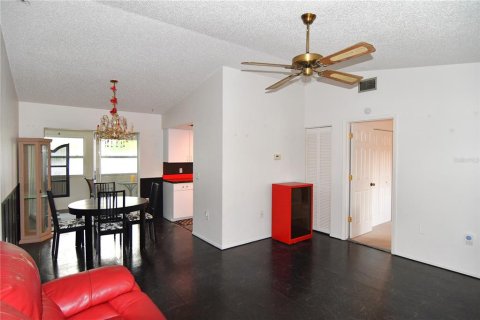 House in Port Charlotte, Florida 2 bedrooms, 88.44 sq.m. № 1086092 - photo 3