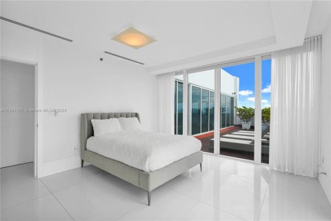 Condo in Sunny Isles Beach, Florida, 6 bedrooms  № 1411966 - photo 24