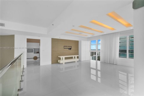 Condo in Sunny Isles Beach, Florida, 6 bedrooms  № 1411966 - photo 30