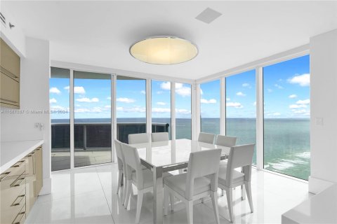 Condo in Sunny Isles Beach, Florida, 6 bedrooms  № 1411966 - photo 18