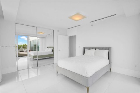 Condo in Sunny Isles Beach, Florida, 6 bedrooms  № 1411966 - photo 25