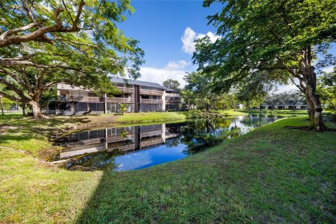 Copropriété à vendre à Plantation, Floride: 2 chambres, 111.2 m2 № 1412007 - photo 20