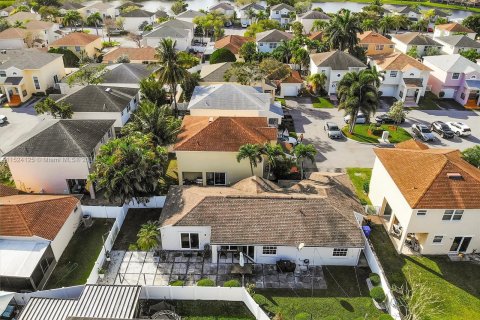 Villa ou maison à vendre à Pembroke Pines, Floride: 3 chambres, 121.14 m2 № 981210 - photo 23
