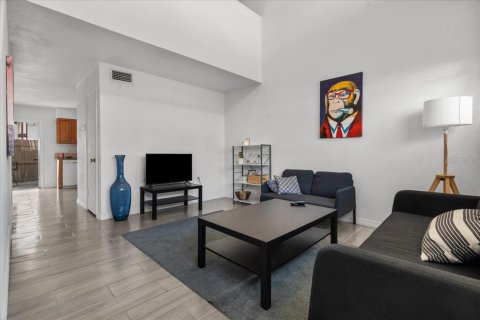 Condominio en venta en Orlando, Florida, 1 dormitorio, 70.79 m2 № 1385165 - foto 4