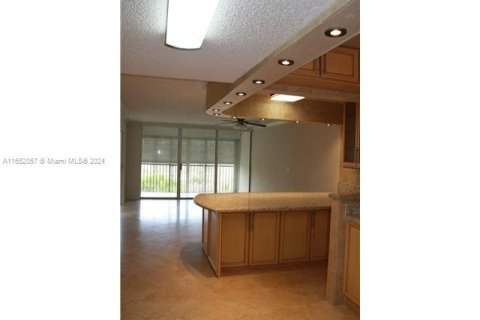 Copropriété à vendre à Lauderhill, Floride: 2 chambres, 102.19 m2 № 1345488 - photo 1